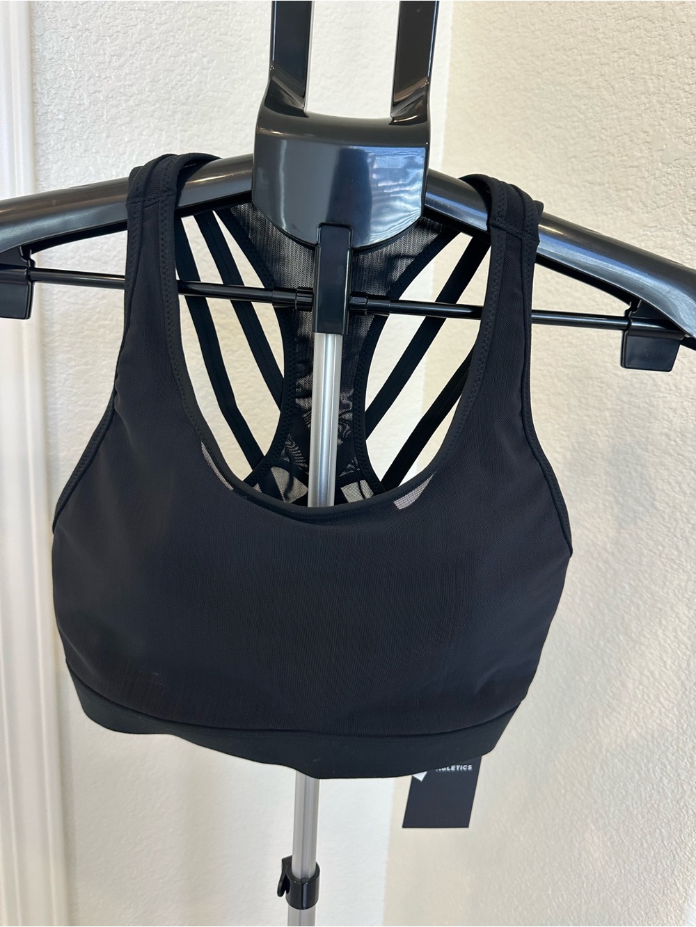 NWT Women’s Fabletics Black Strappy Back Sports Bra size S